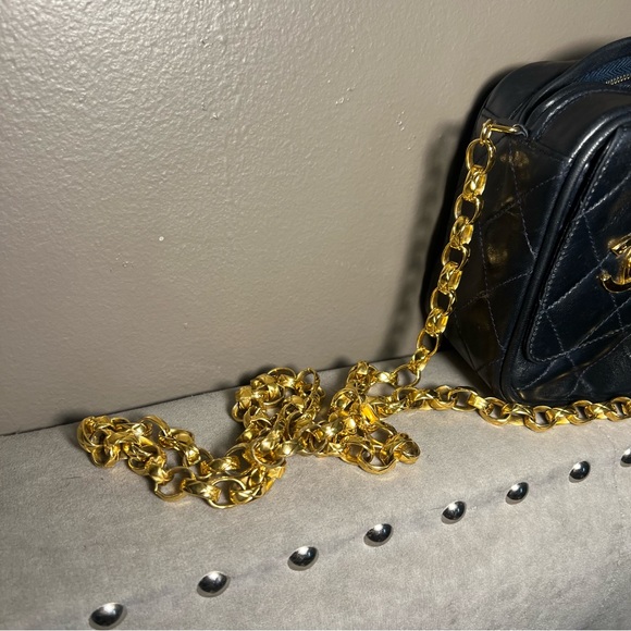 CHANEL CC Lambskin Leather Camera Crossbody 1992 Bag (Authentic Pre-Owned) Navy - Picture 6 of 16